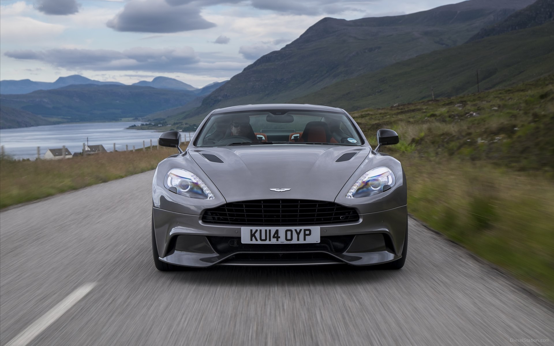 Aston Martin Vanquish 2015